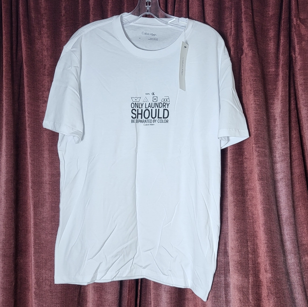 Calvin Klein "Only laundry should be separated by color" T-shirt Men's Size L